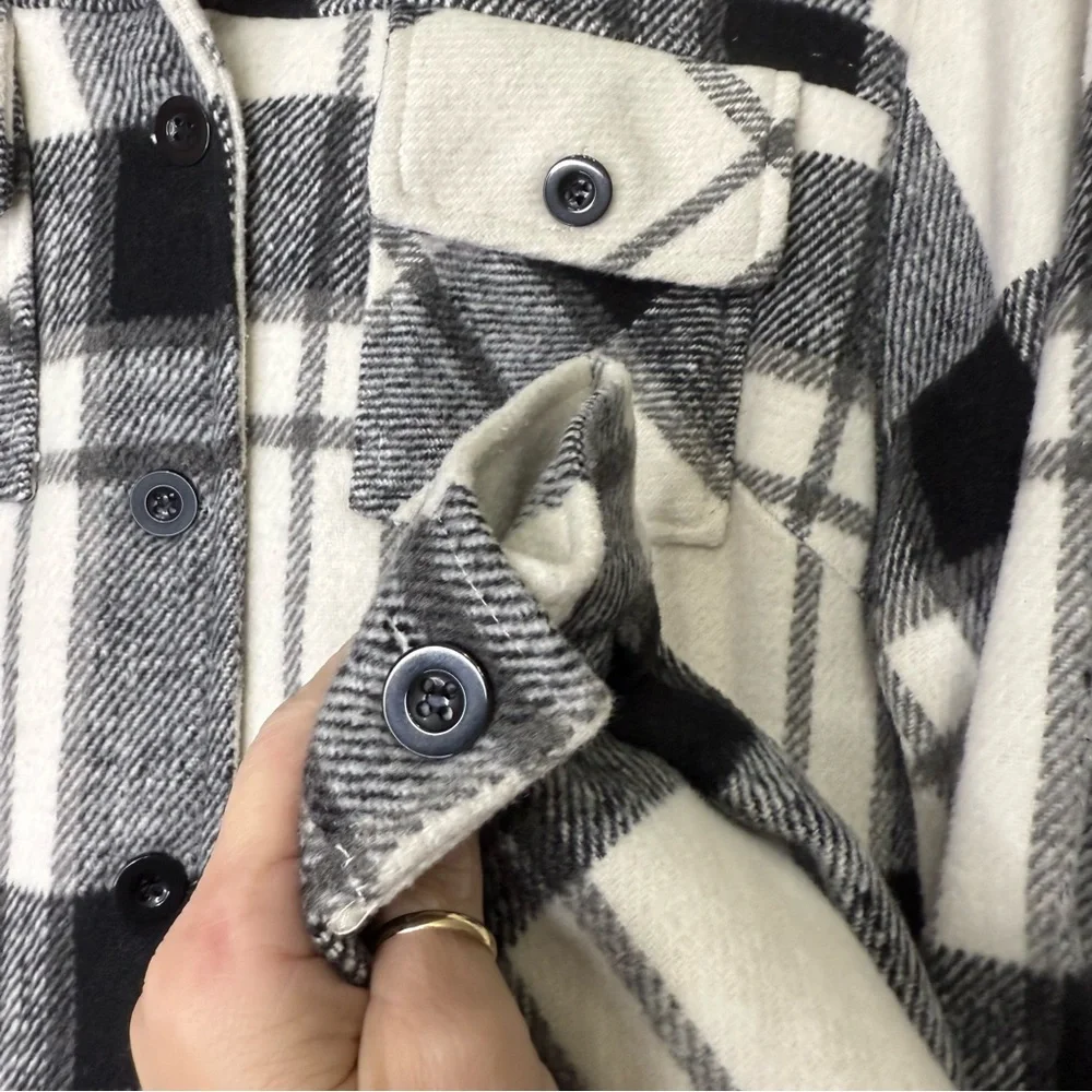 Black & white Buffalo plaid cropped Shacket size Large Shein - Picture 5 of 8
